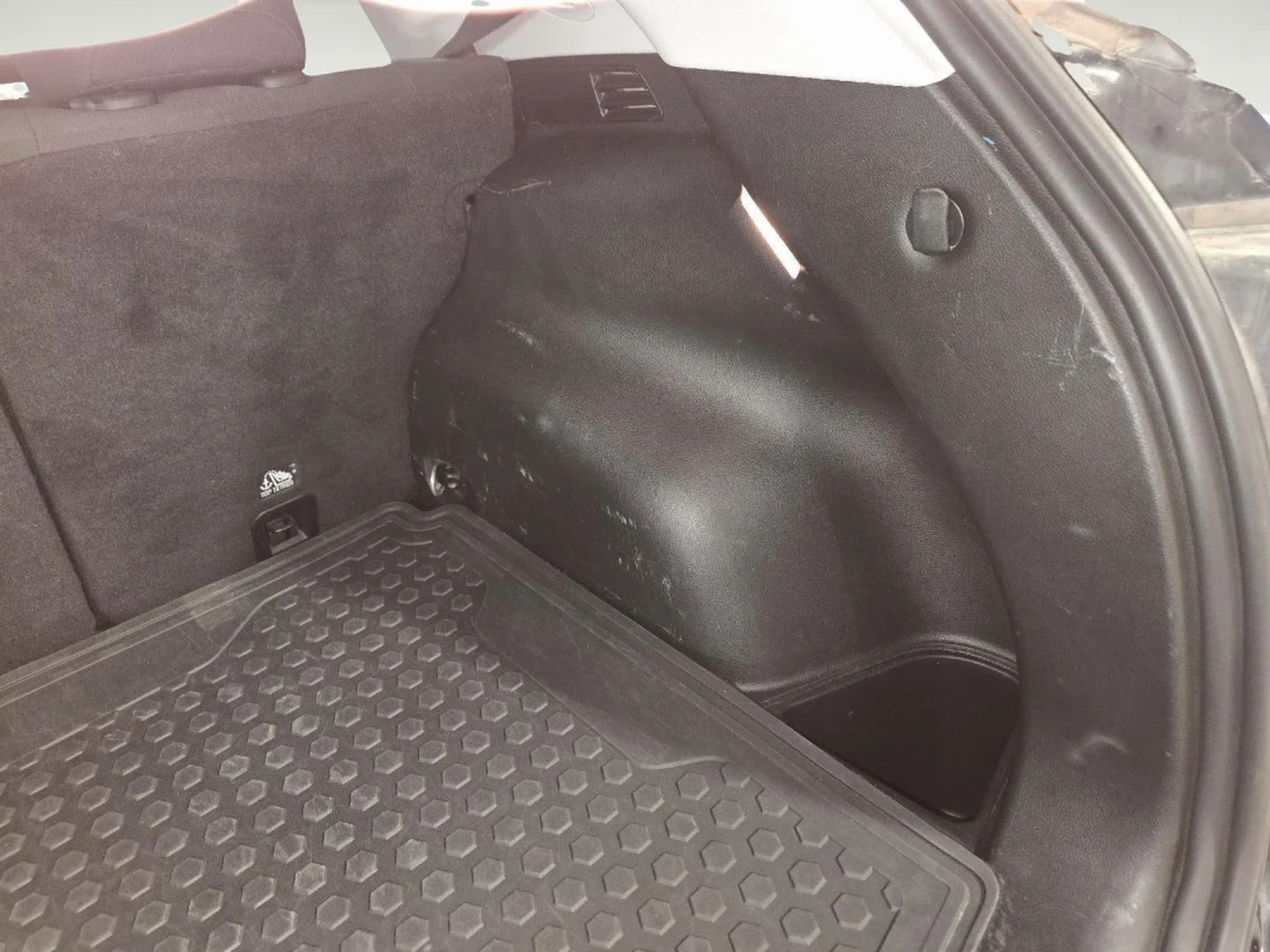 Used 2018 BLACK JEEP SPORT image 40