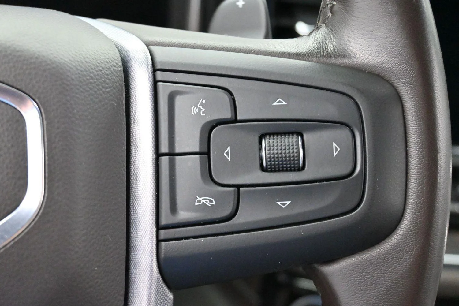 Used 2023 Summit White GMC SLT image 20