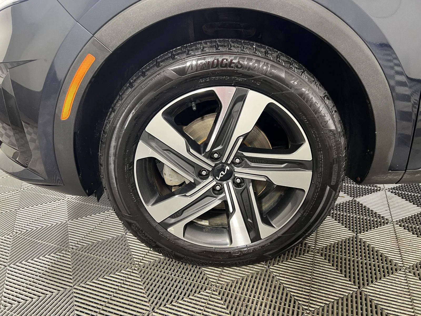 Used 2023 Gravity Blue Kia EX image 11