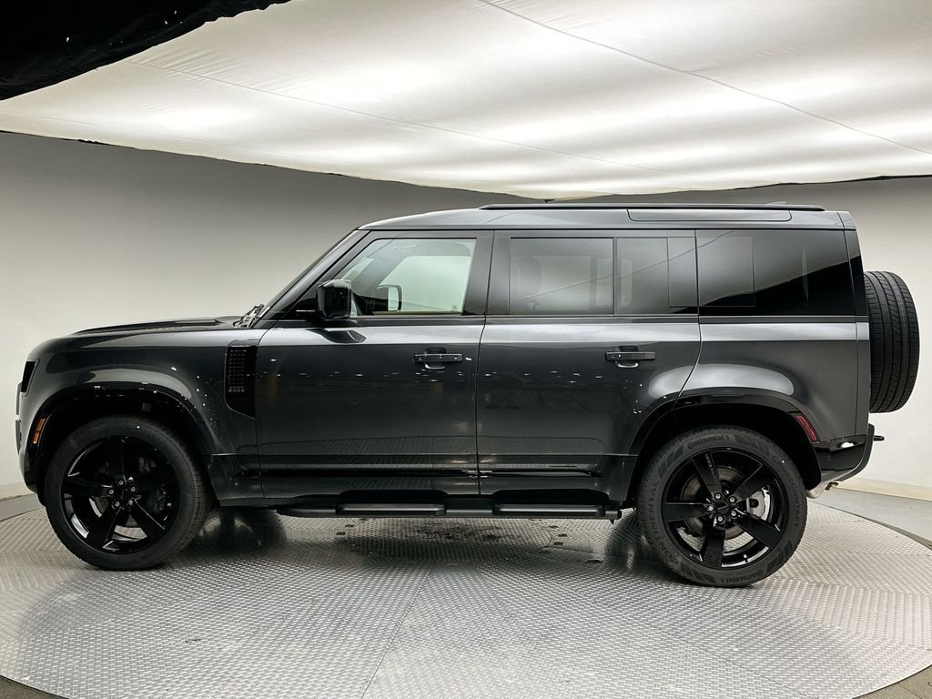 New 2026 Carpathian Grey Land Rover X-Dynamic SE image 2