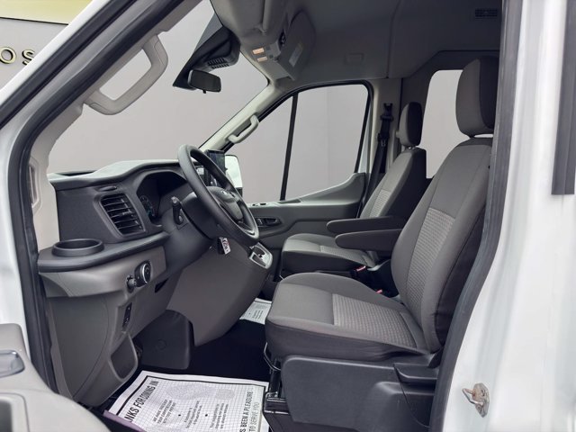 Used 2025 White Ford XL image 9