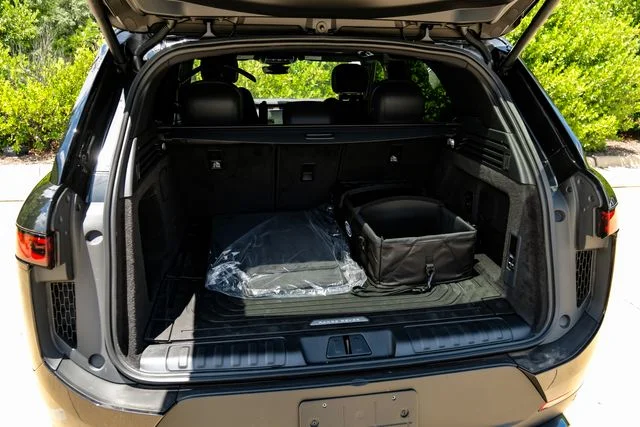 New 2026 Santorini Black Land Rover SE image 70