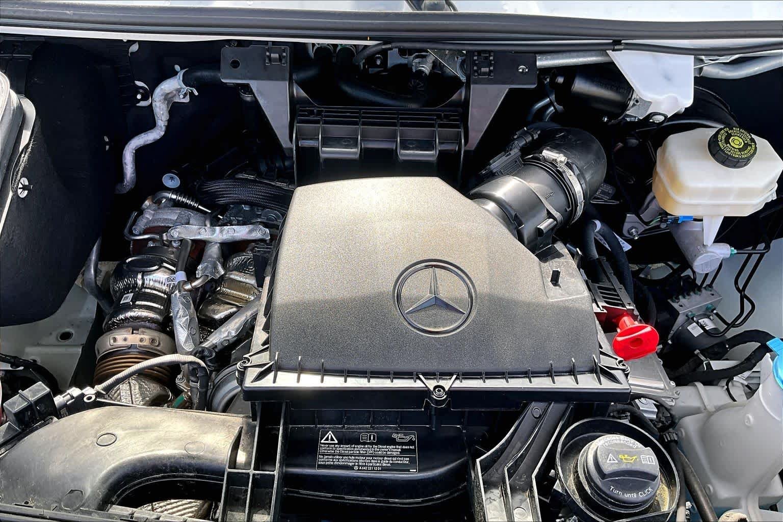 Used 2025 Arctic White Mercedes-Benz  image 35