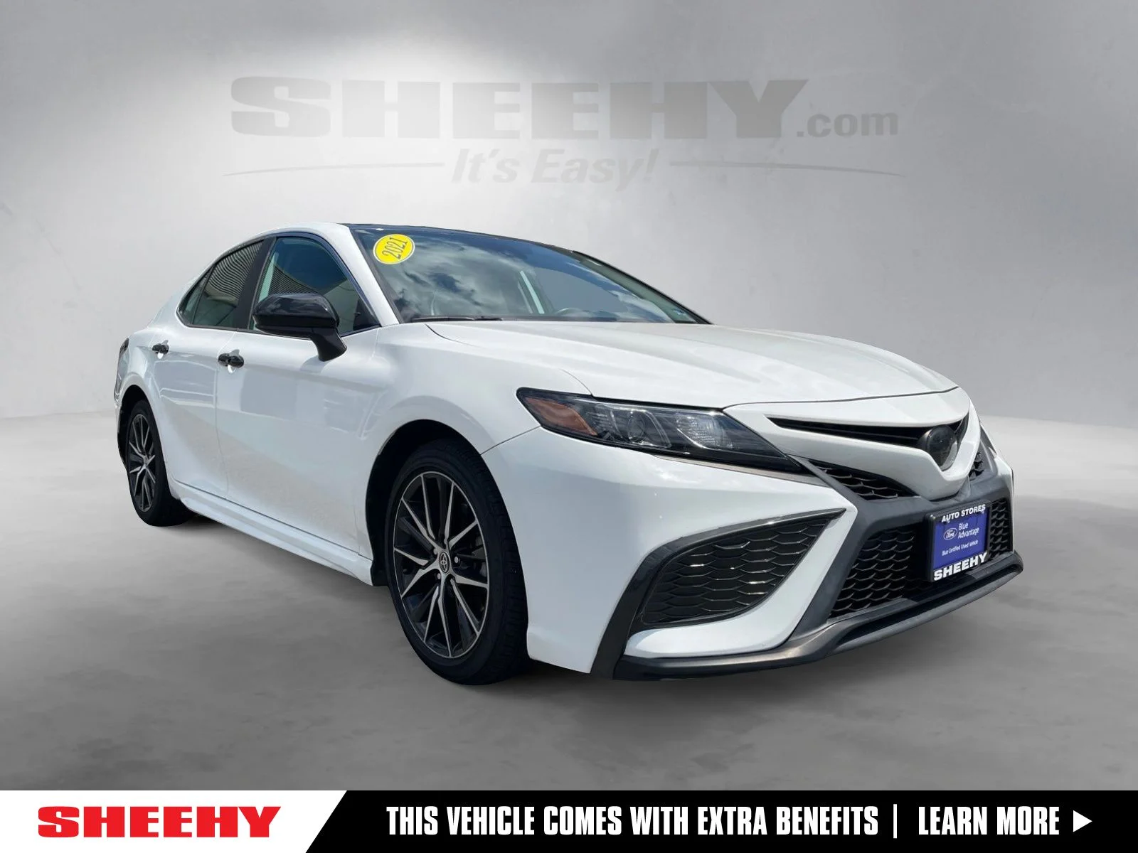 Used 2021 White Toyota SE image 1