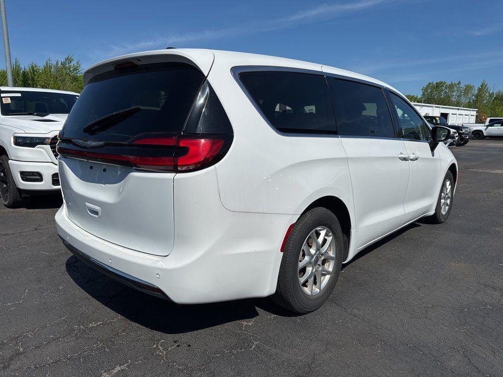 Used 2023 Bright White Clearcoat Chrysler Touring L image 7