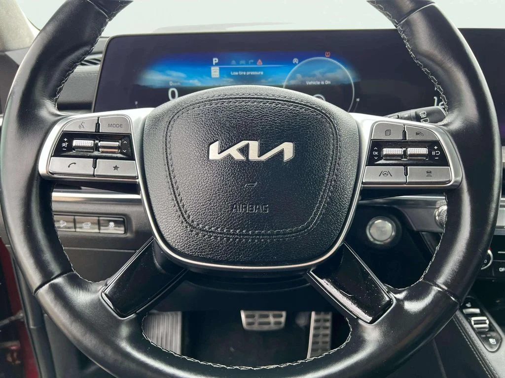 Used 2023 Red Kia SX image 9