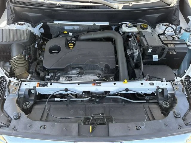 Used 2023 Summit White GMC SLE image 29