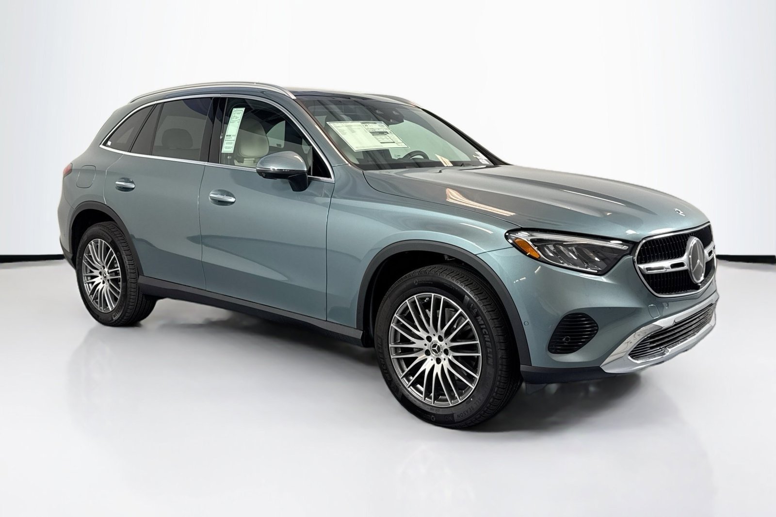 New 2026 Verde Silver Metallic Mercedes-Benz GLC 300 image 3
