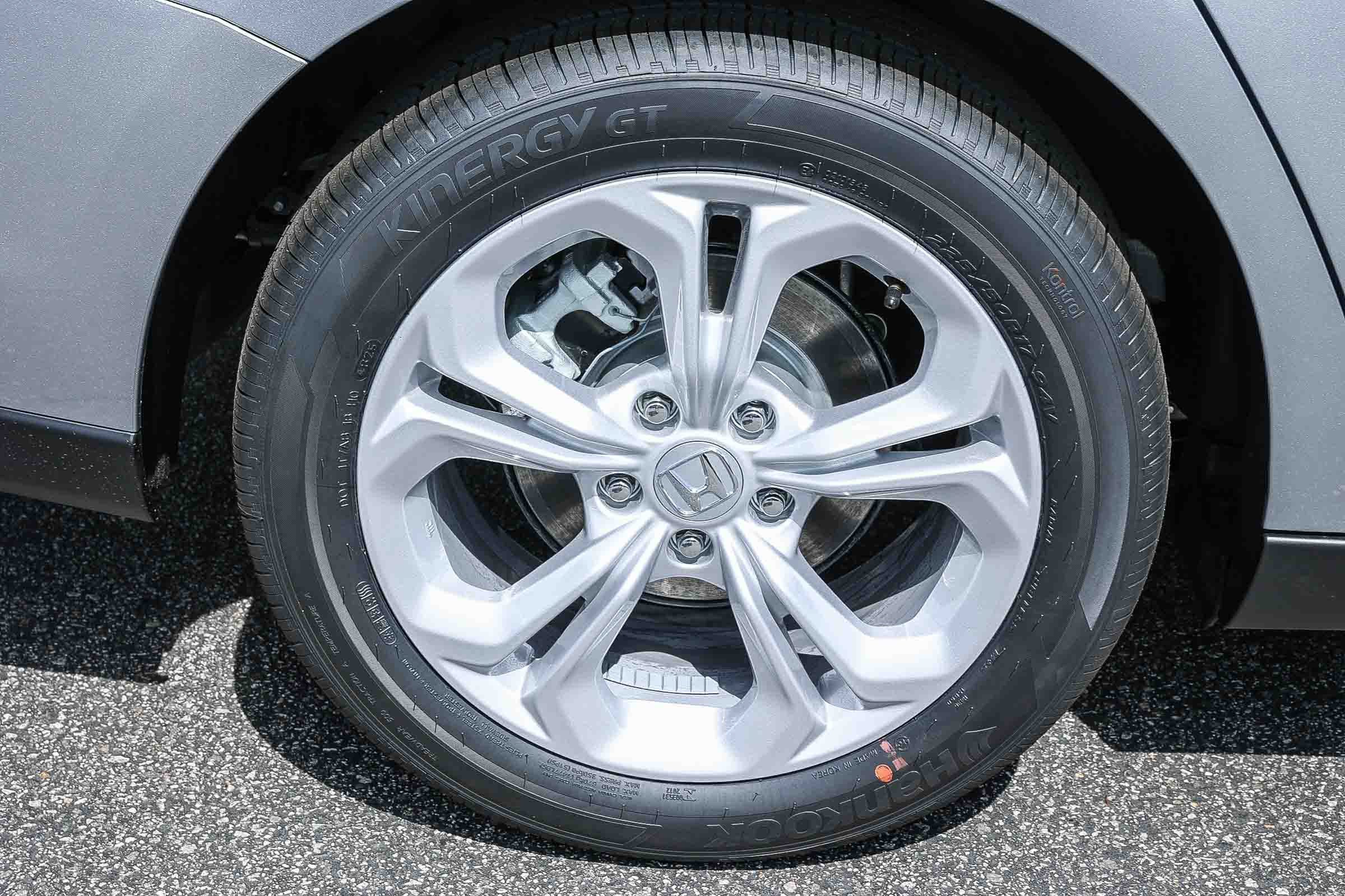 New 2026 Solar Silver Metallic Honda LX CVT image 9