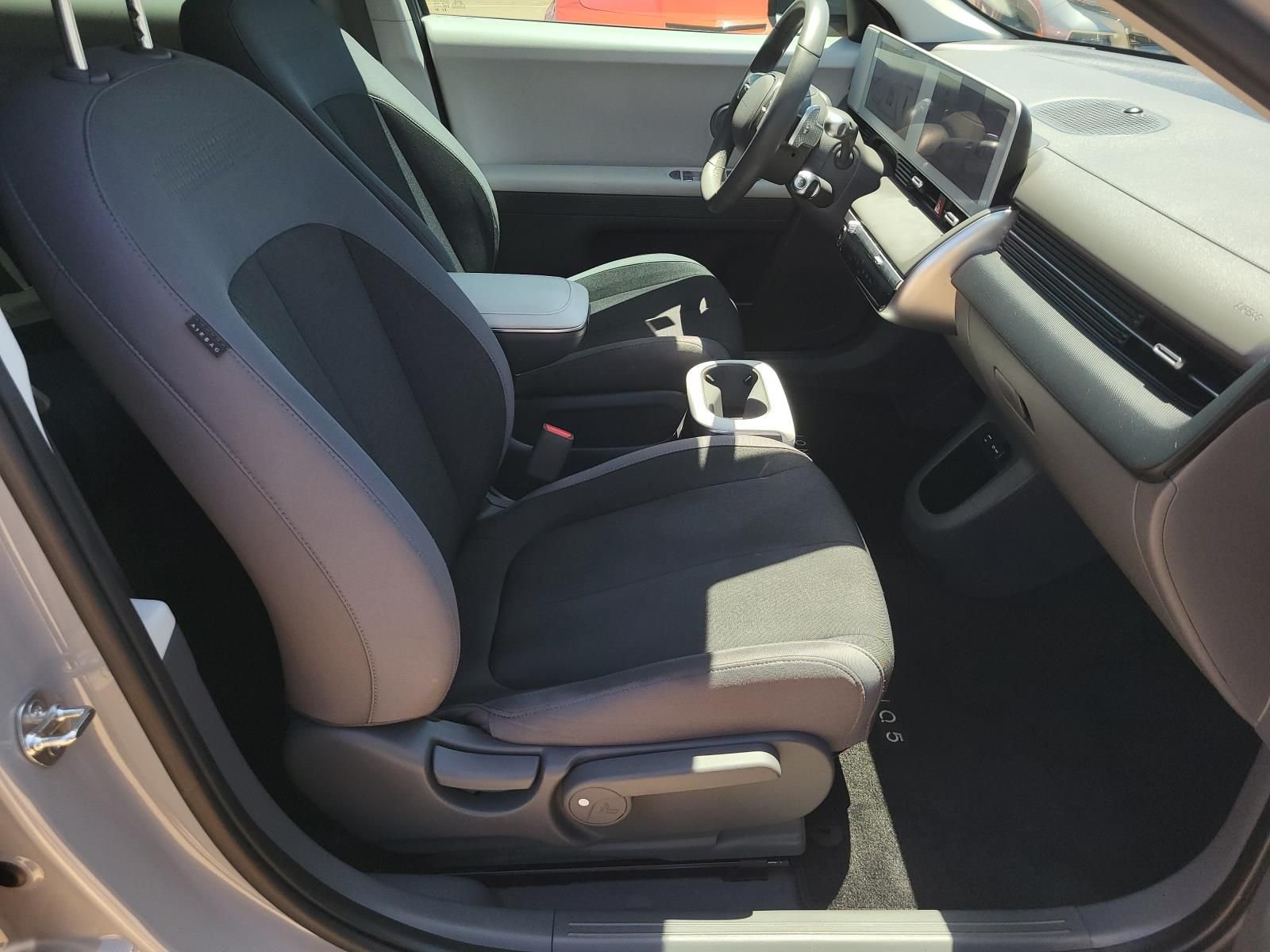 Certified Used 2024 Cyber Gray Hyundai SE image 9