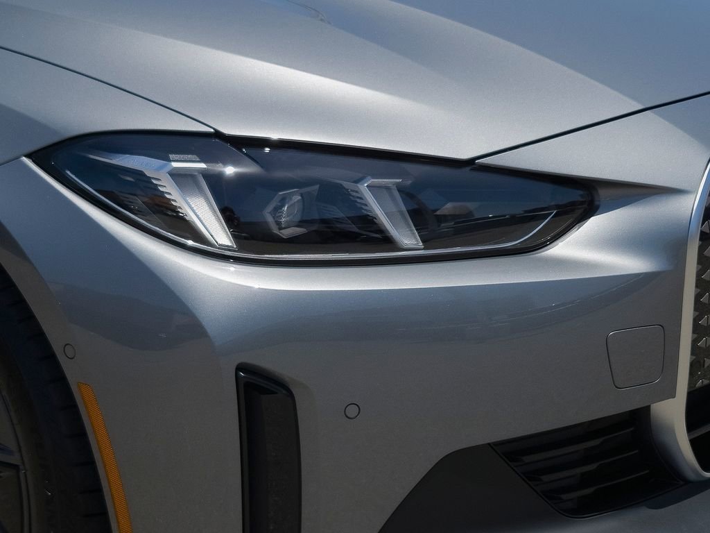 New 2026 Skyscraper Grey Metallic BMW eDrive40 image 4