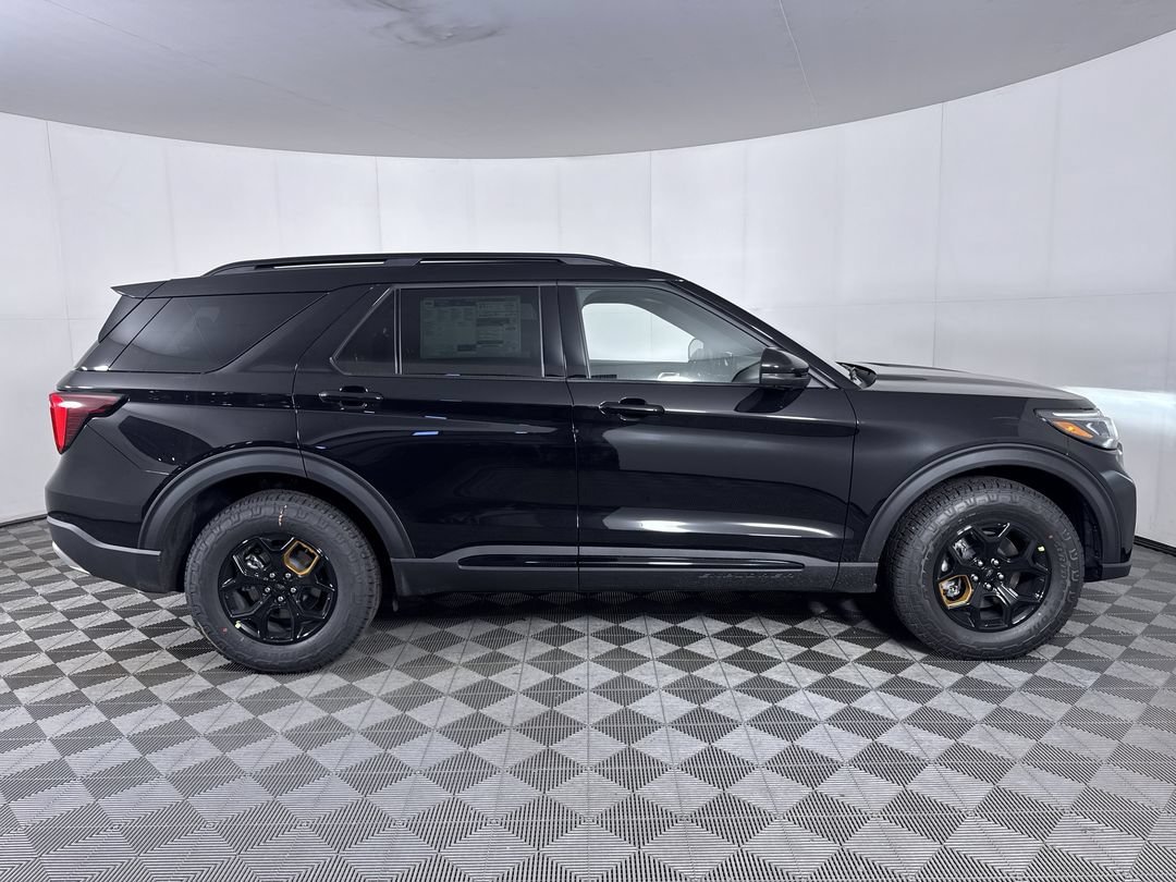 New 2026 Agate Black Metallic Ford Tremor image 10