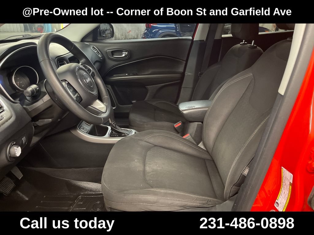 Used 2018  Jeep Sport image 14