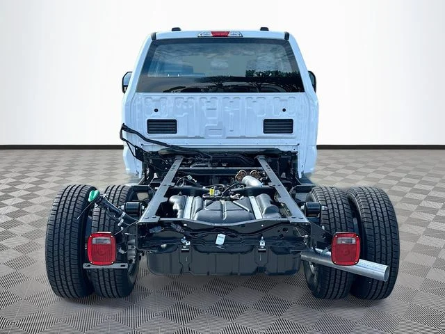New 2026 Oxford White Ford XL image 5