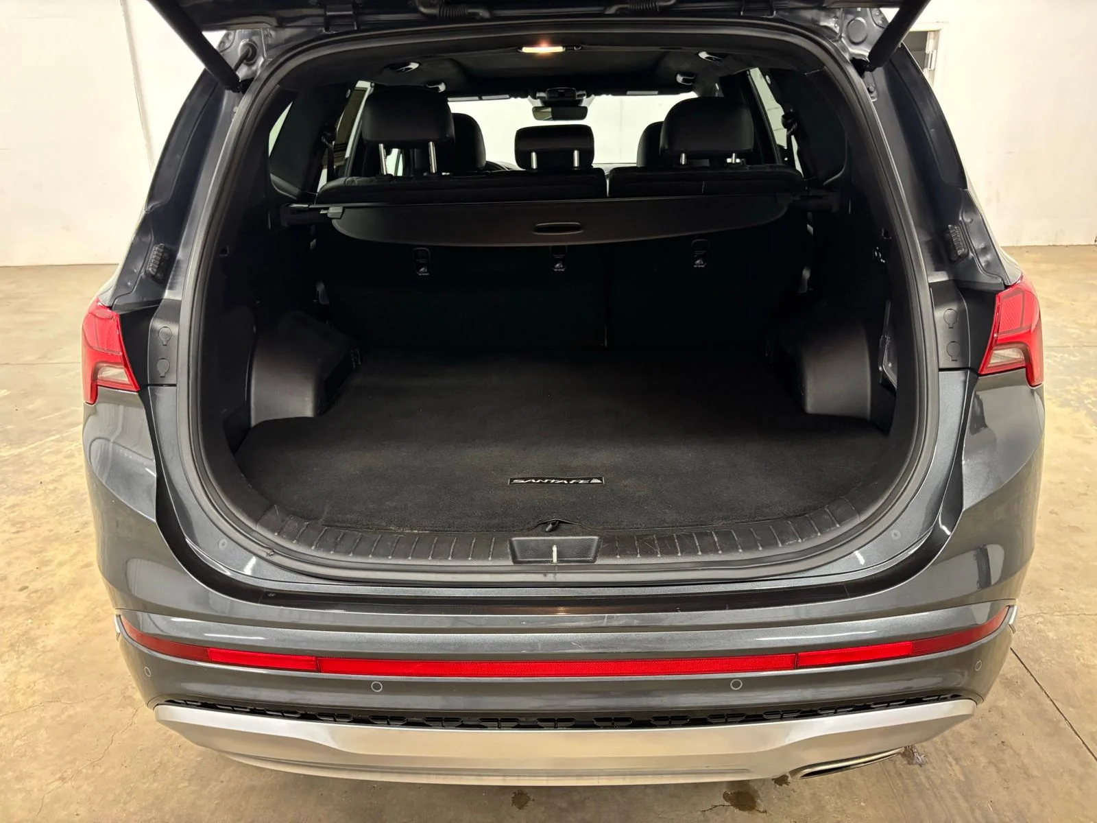 Used 2023 Gray Hyundai Calligraphy image 23