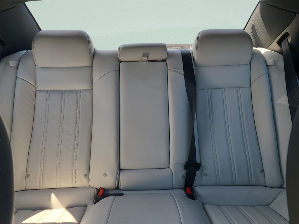 Used 2018 White Chrysler S image 10