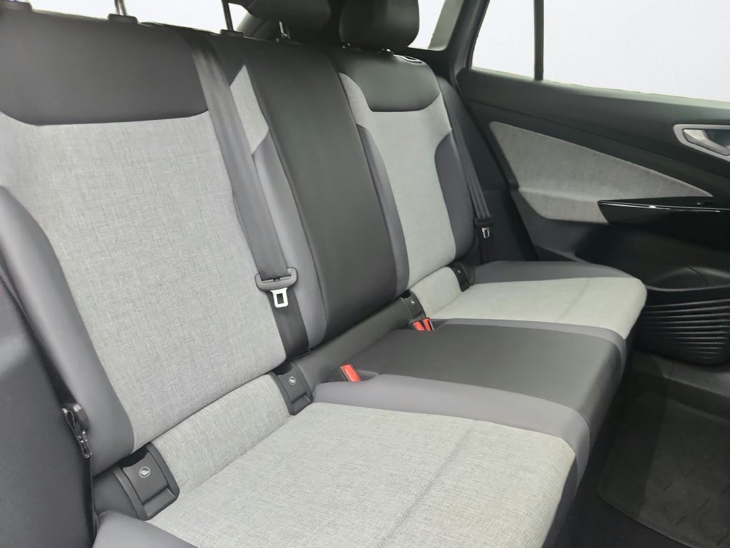 Used 2023 Silver Volkswagen Pro image 26