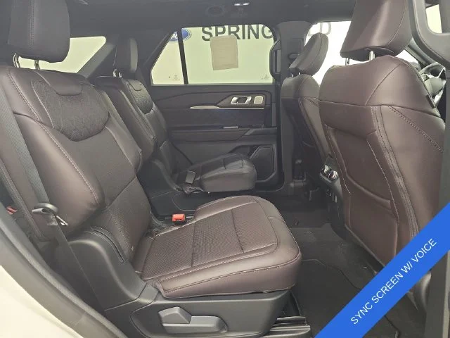 New 2027 Star White Metallic Tri-Coat Ford Platinum™ image 13