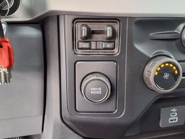 New 2024 Oxford White Ford XLT image 10