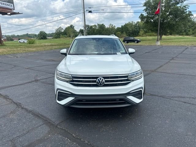Used 2022 White Volkswagen 2.0T SE image 2