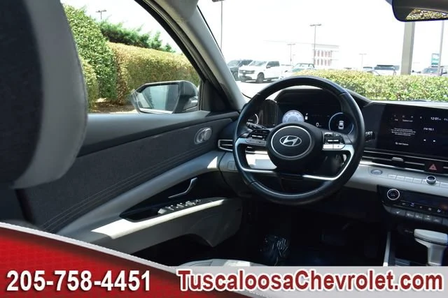 Used 2025 Amazon Gray Hyundai Limited image 26