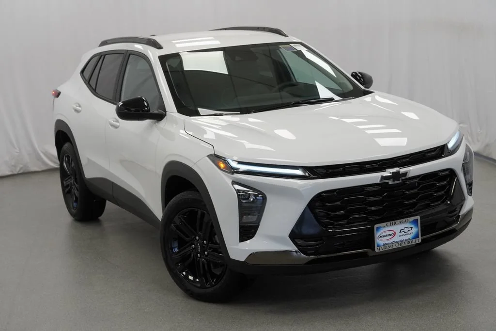 New 2026 Summit White Chevrolet ACTIV image 33
