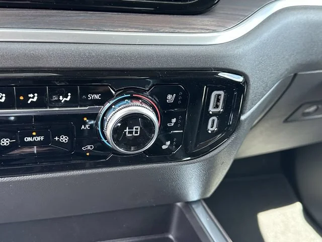 New 2026 Glacier White Tricoat GMC SLT image 32