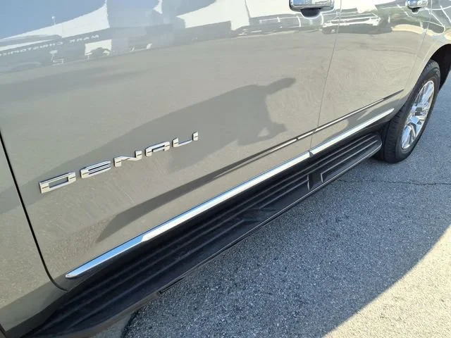 Used 2025 Sterling Metallic GMC Denali image 13