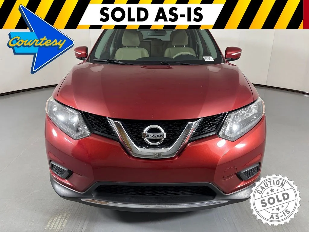Used 2015 Red Nissan S image 3