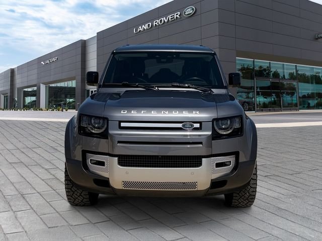 Used 2022 Eiger Grey Metallic Land Rover S image 8