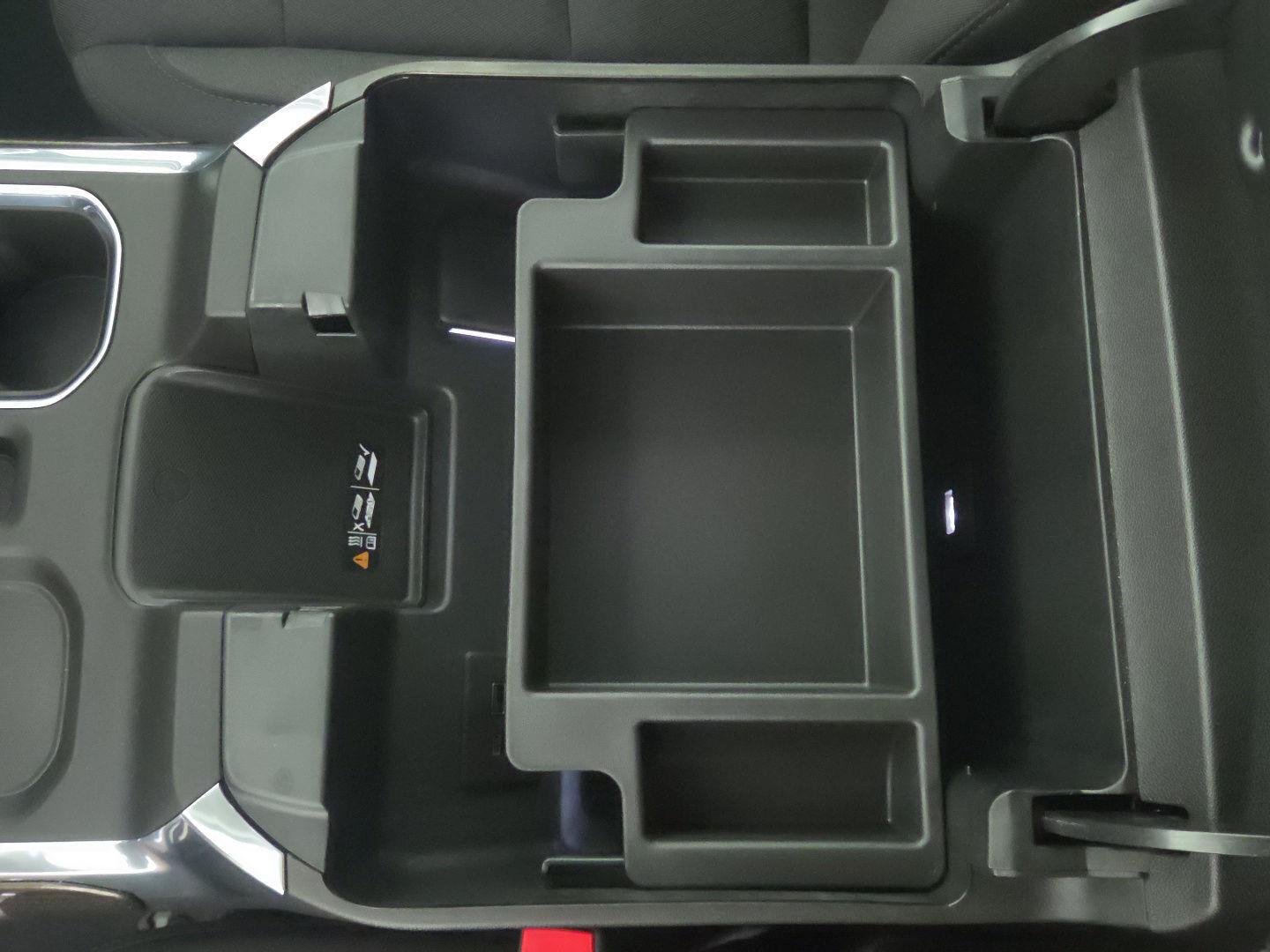 Used 2025 Summit White Chevrolet RST image 18