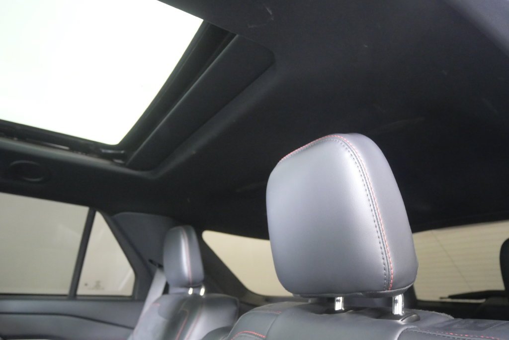 Used 2025 White Metallic Ford ST image 17