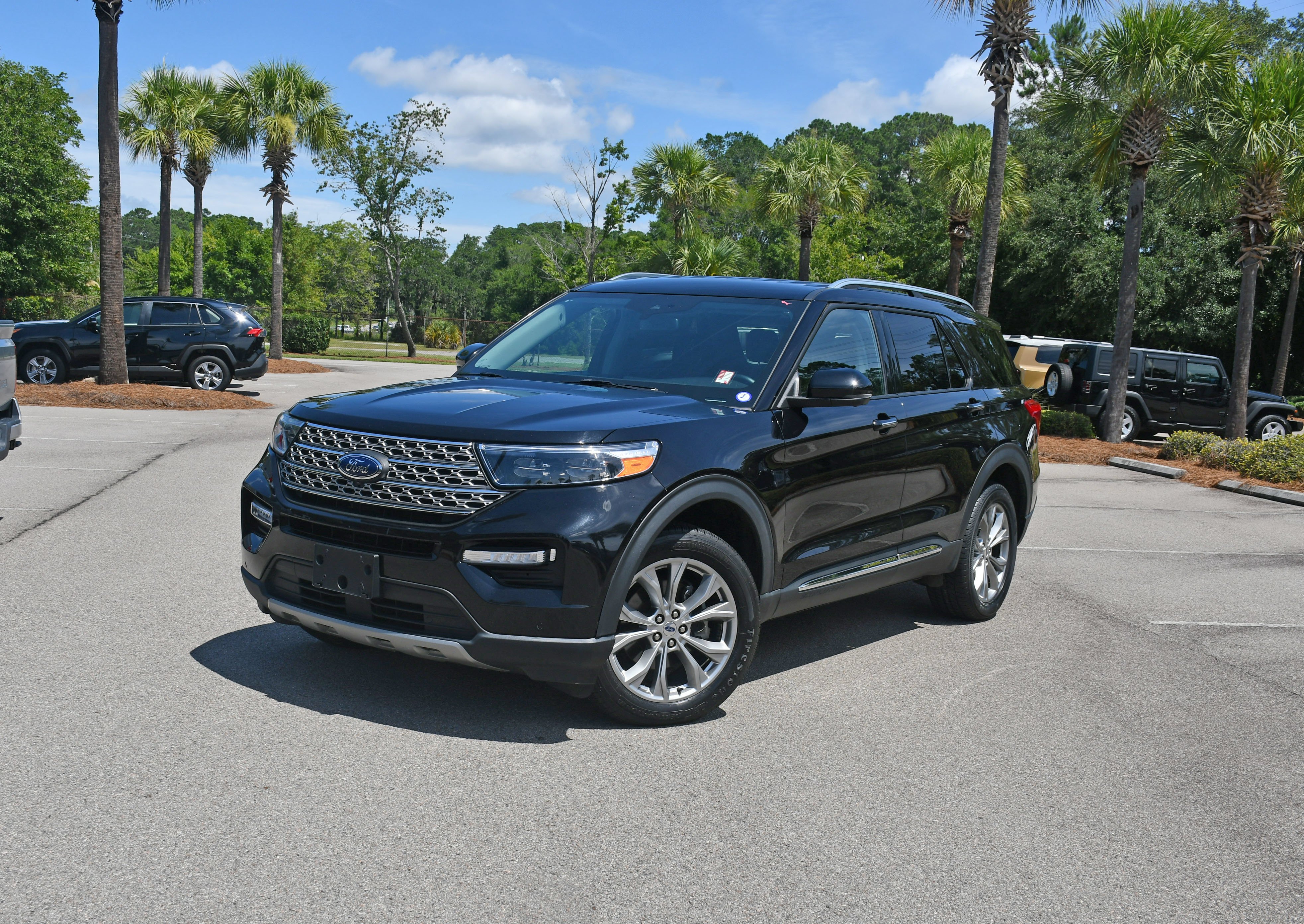 Used 2023 Black Ford Limited image 6