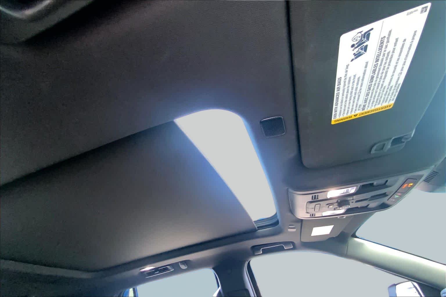 Used 2024 Summit White Chevrolet High Country image 13