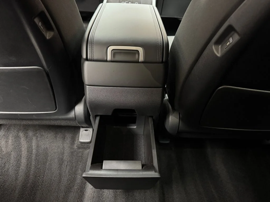 Certified Used 2025 White Hyundai SE image 12