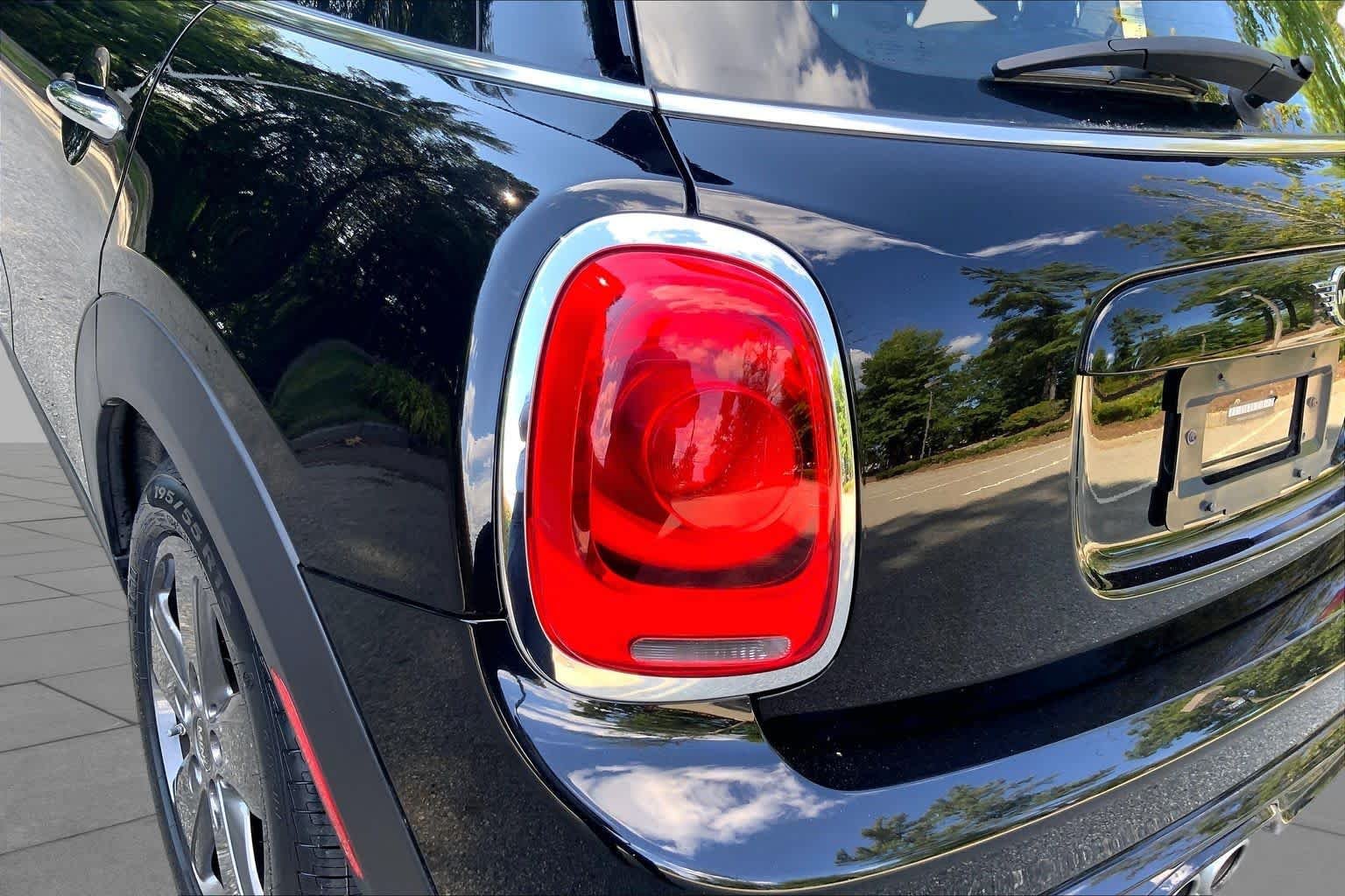 Used 2021 Midnight Black Metallic MINI Cooper S image 26