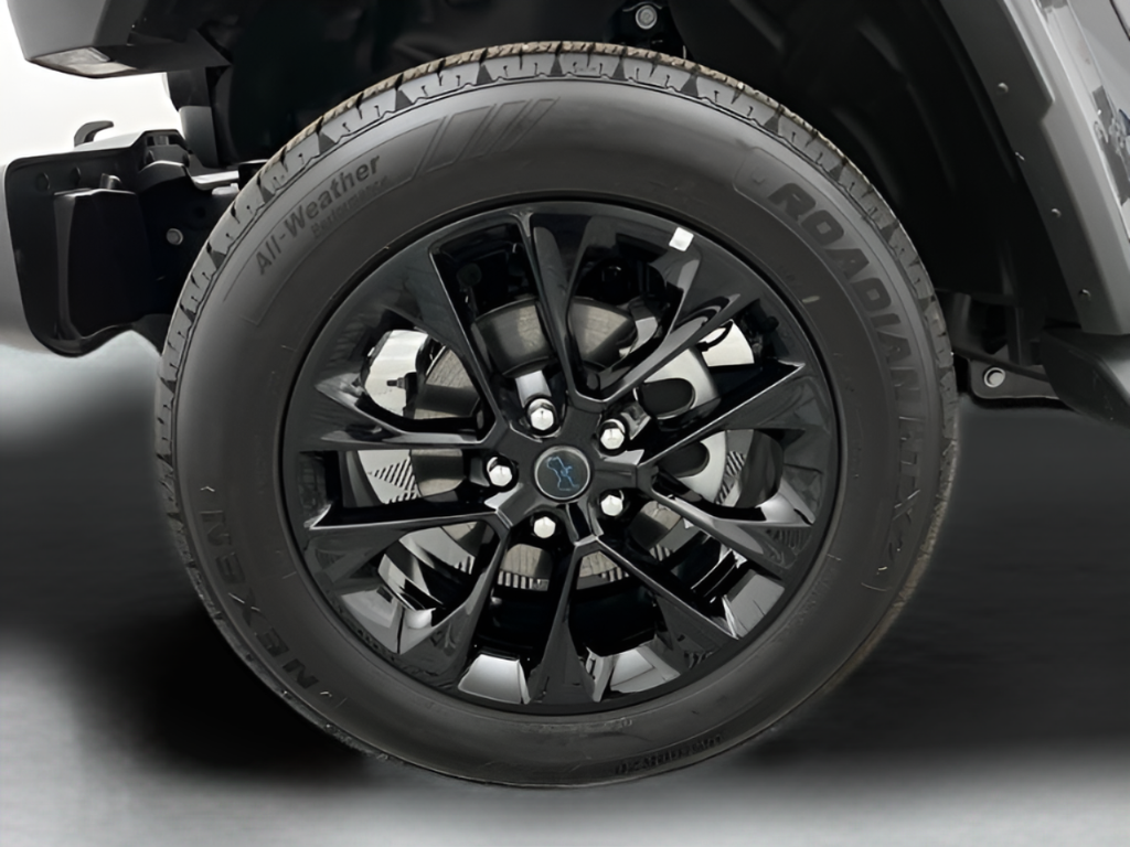 Used 2025 Crystal Metallic Jeep Sahara 4xe image 45