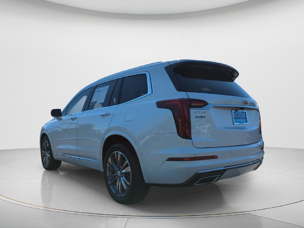 Used 2022 White Cadillac Premium Luxury image 7