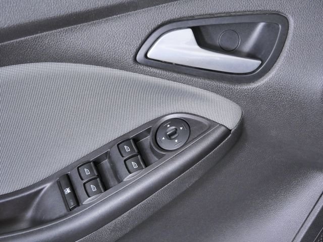 Used 2013  Ford SE image 23