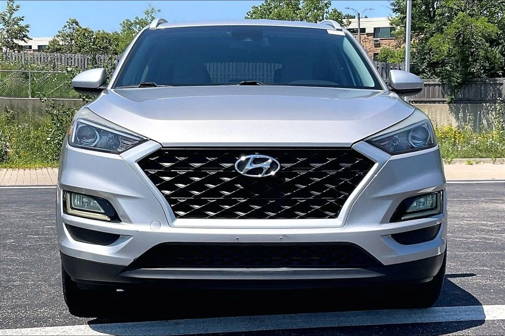 Used 2020 Silver Hyundai Value image 2