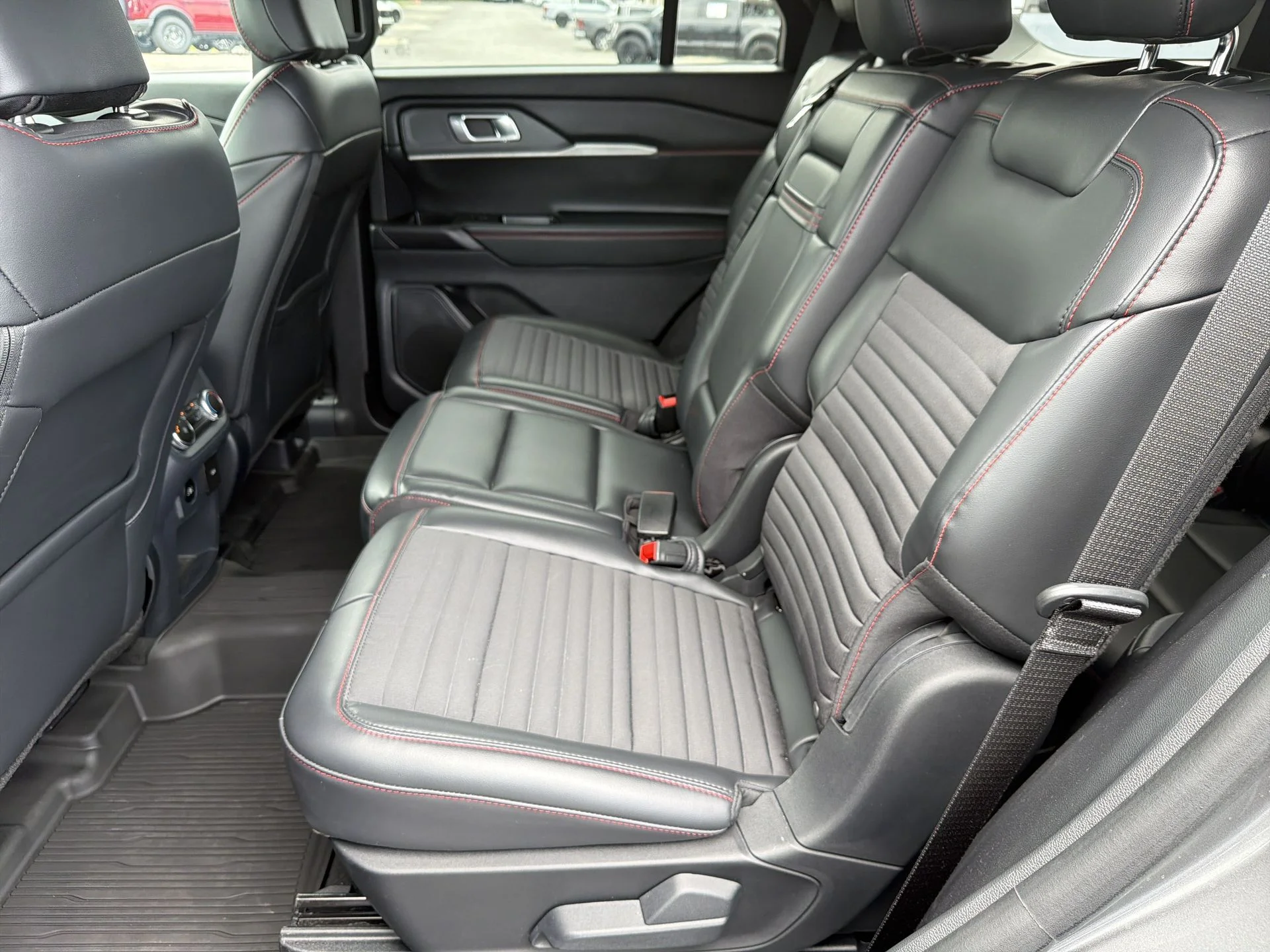 Certified Used 2025 Gray Metallic Ford ST-Line image 24
