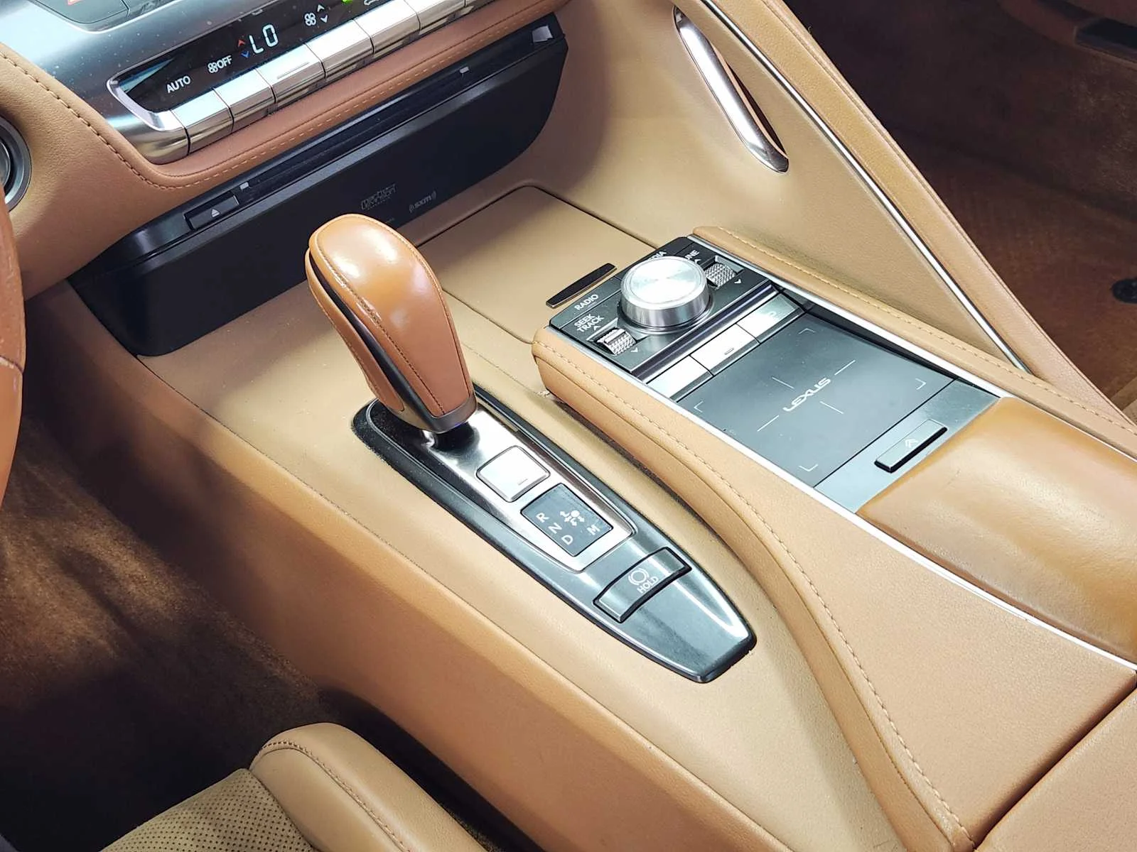 Used 2018 Ultra White Lexus  image 15
