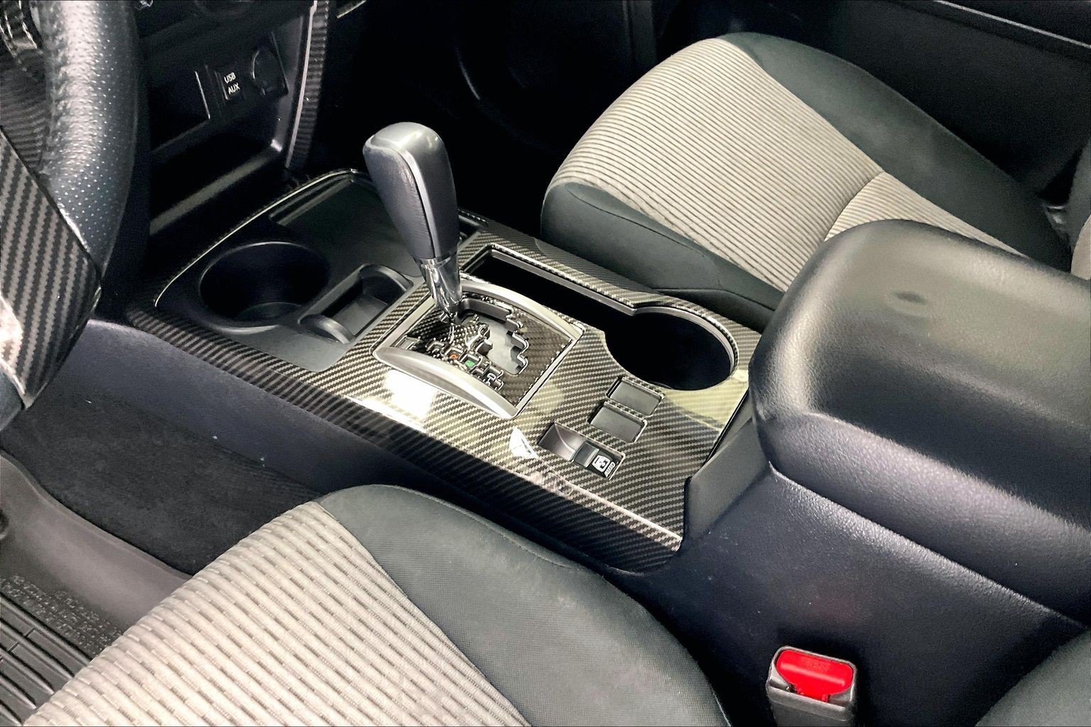 Used 2018 Super White Toyota SR5 image 17