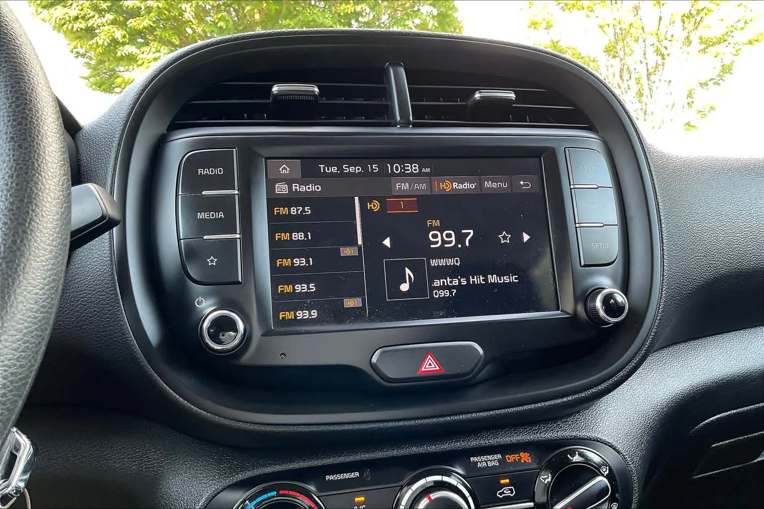 Used 2025 Snow White Pearl Kia LX image 31