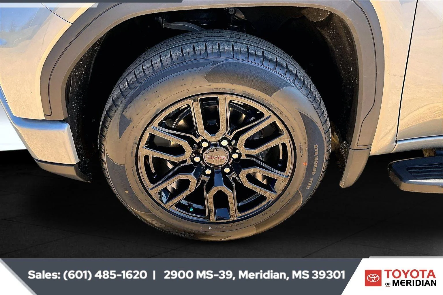 Used 2024 Sterling Metallic GMC Elevation image 7