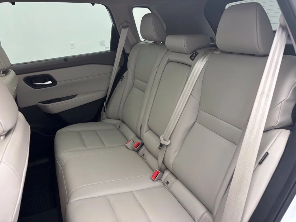 Used 2024 White Nissan SV image 39