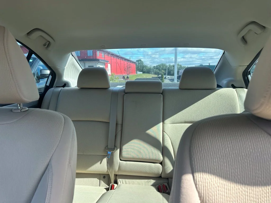 Used 2018 Crystal White Pearl Subaru 2.5i image 18