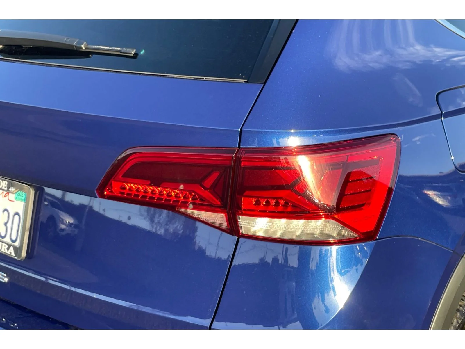 Used 2023 Dusk Blue Metallic Volkswagen SE image 44