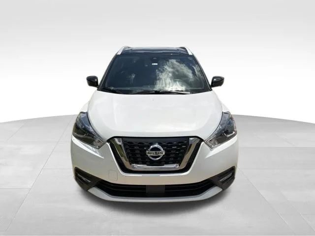 Used 2020 White Nissan SR image 9