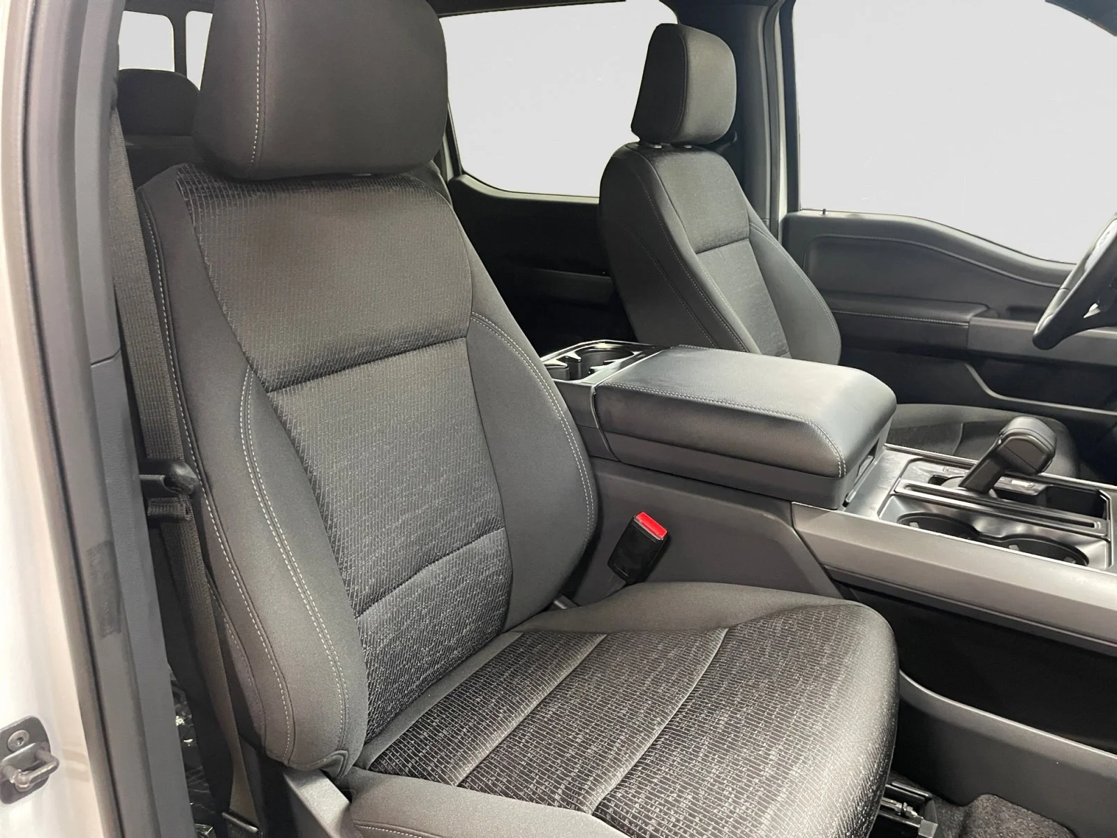 New 2026 Oxford White Ford XLT image 12